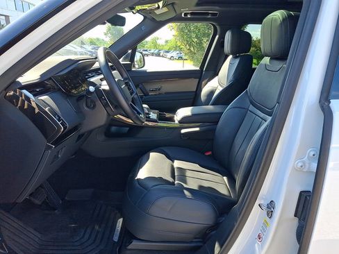 Used 2025 Land Rover Range Rover Sport SE AWD/4WD image 14