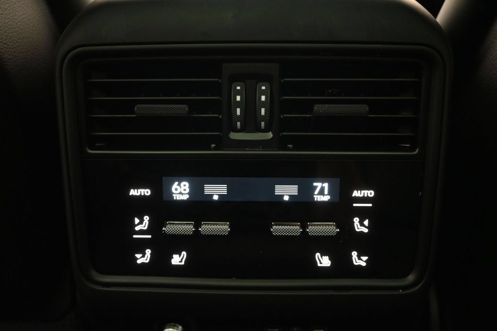 Used 2026 Porsche Cayenne GTS AWD/4WD image 21