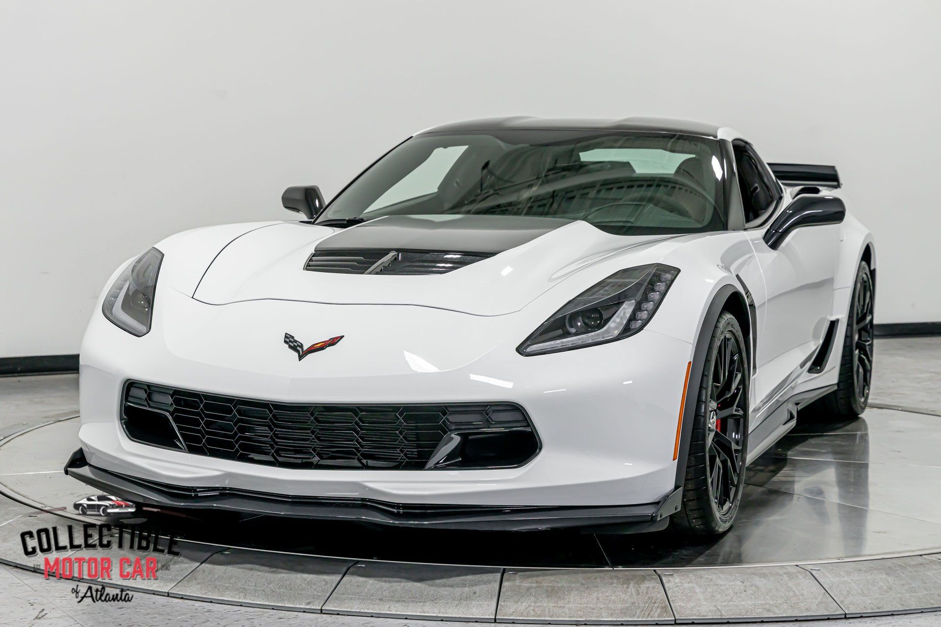 Used 2015 Chevrolet Corvette Z06 w/ 3LZ Preferred Equipment Group RWD image 32