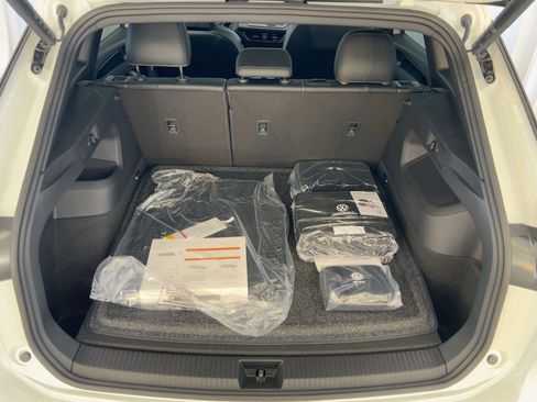 New 2026 Volkswagen Tiguan SE R-Line image 34