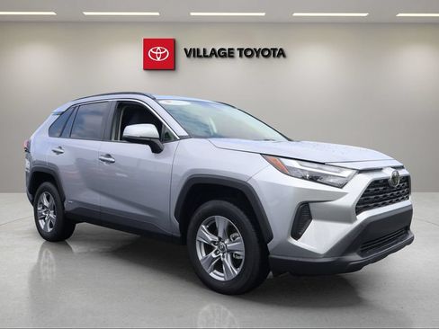 Certified 2025 Toyota RAV4 XLE w/ Convenience Package AWD/4WD image 7