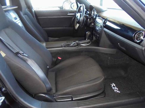 Used 2006 MAZDA MX-5 Miata Touring RWD image 10
