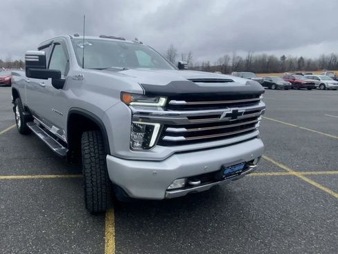 Certified 2022 Chevrolet Silverado 3500 High Country w/ Z71 Off-Road Package AWD/4WD image 3