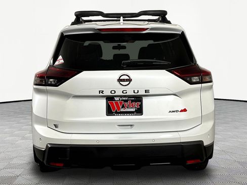 Used 2025 Nissan Rogue SV AWD/4WD image 5