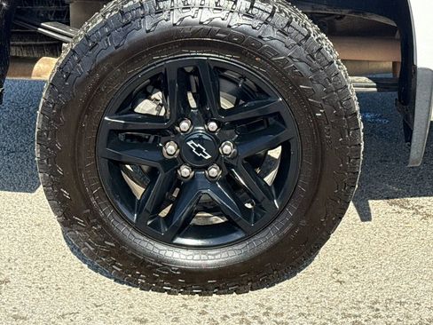 Used 2021 Chevrolet Silverado 1500 LT Trail Boss w/ Convenience Package II image 10