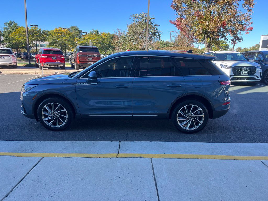 Used 2024 Lincoln Corsair AWD w/ Equipment Group 101A image 5