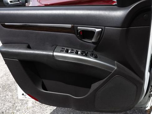 Used 2010 Hyundai Santa Fe SE FWD image 39