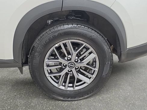 Used 2024 Nissan Rogue S AWD/4WD image 32