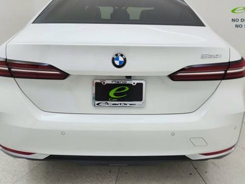 Used 2025 BMW 530i RWD image 12