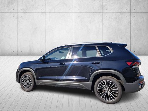 Used 2025 Volkswagen Taos SE image 6