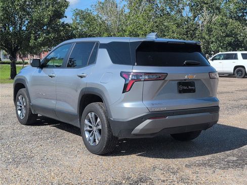 Used 2025 Chevrolet Equinox LT FWD image 3