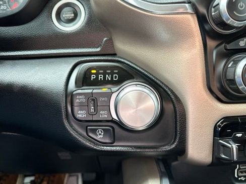 Used 2022 RAM 1500 Laramie AWD/4WD image 18
