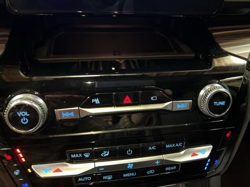 Used 2022 Ford Explorer Limited image 37