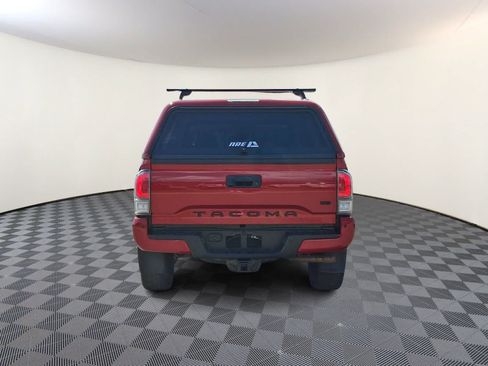 Used 2021 Toyota Tacoma TRD Off-Road w/ TRD Premium Off Road Package AWD/4WD image 6