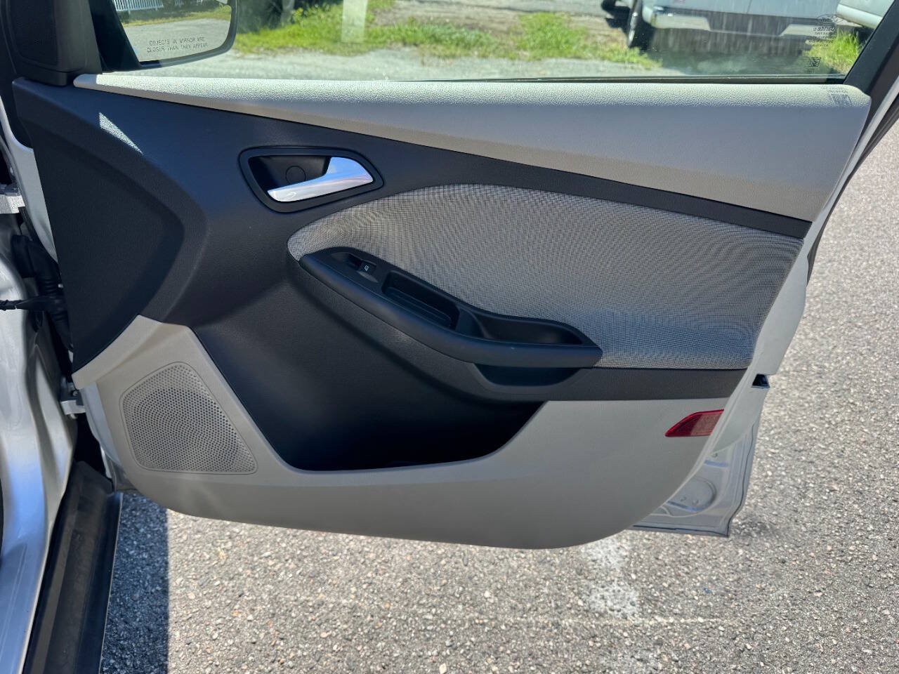 Used 2014 Ford Focus SE FWD image 26
