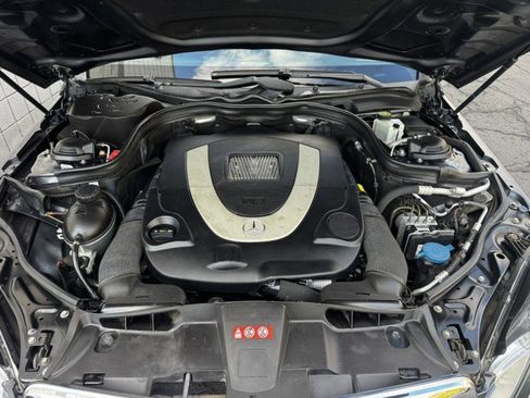 Used 2010 Mercedes-Benz E 550 Sport image 2