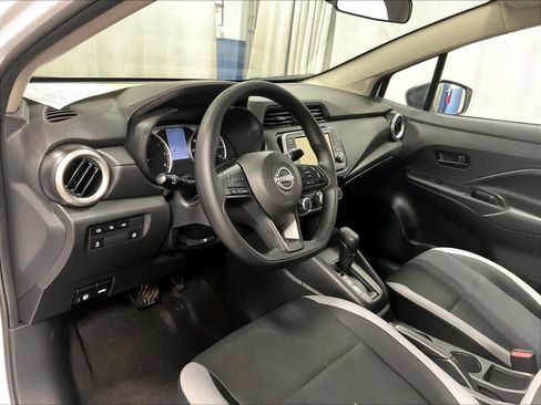 Used 2025 Nissan Versa S w/ Trunk Package image 8