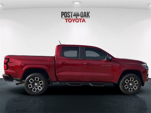 Used 2024 Chevrolet Colorado LT w/ LT Convenience Package III image 8