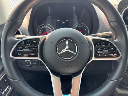 Used 2022 Mercedes-Benz Sprinter 2500 image 24