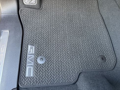 New 2026 GMC Yukon Denali AWD/4WD image 17