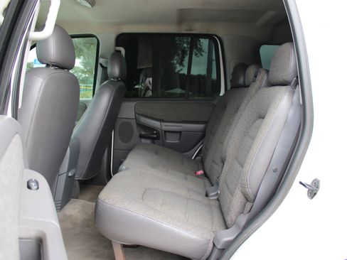 Used 2004 Ford Explorer XLS image 11