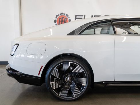 Used 2026 Rolls-Royce Spectre image 26