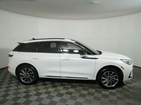 Used 2025 Lincoln Corsair Grand Touring w/ Equipment Group 301A image 2