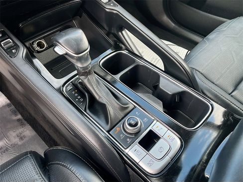 Used 2022 Kia Telluride SX w/ SX Prestige Package image 17