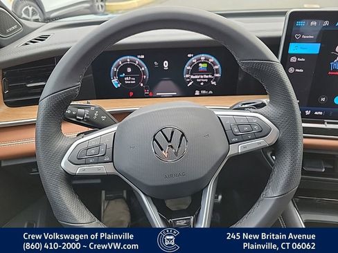 New 2026 Volkswagen Tiguan SEL R-Line AWD/4WD image 5