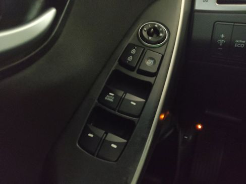 Used 2016 Hyundai Elantra GT FWD image 27