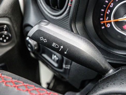 Used 2024 Jeep Wrangler Unlimited Rubicon image 28