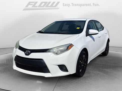 Used 2015 Toyota Corolla LE FWD image 3