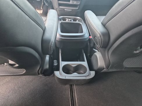 Used 2026 Chrysler Pacifica Select FWD image 18