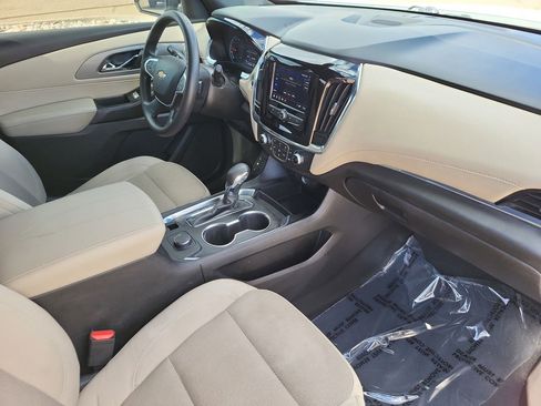 Used 2023 Chevrolet Traverse LS image 33
