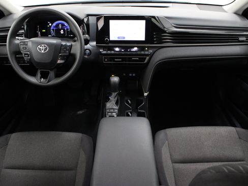 Used 2025 Toyota Camry LE FWD image 28