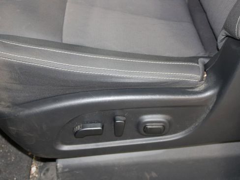 Used 2022 Nissan Titan SV w/ SV Convenience Package image 35