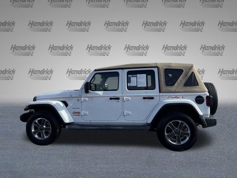 Used 2019 Jeep Wrangler Unlimited Sahara image 6