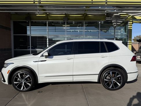 Used 2024 Volkswagen Tiguan SEL R-Line image 7