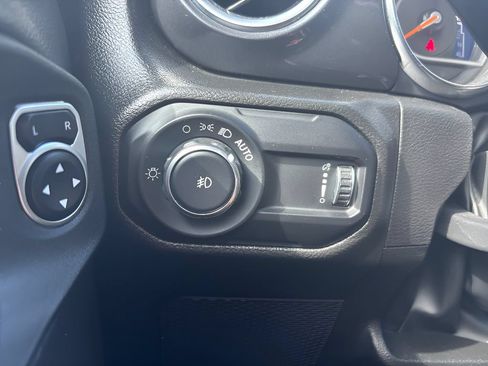 Used 2023 Jeep Wrangler Unlimited Rubicon 392 AWD/4WD image 23