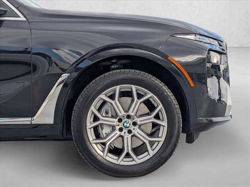 Used 2025 BMW X7 xDrive40i w/ Premium Package image 25