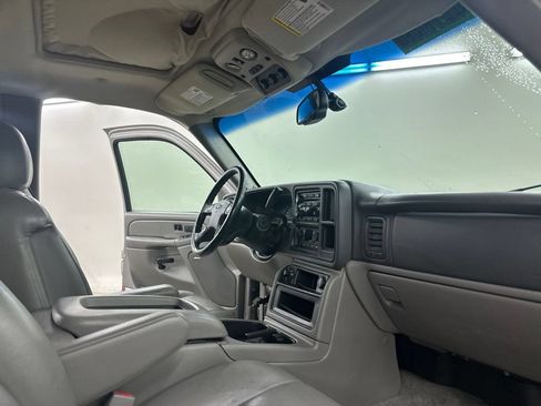 Used 2004 Chevrolet Tahoe Z71 w/ Z71 Preferred Equipment Group AWD/4WD image 17