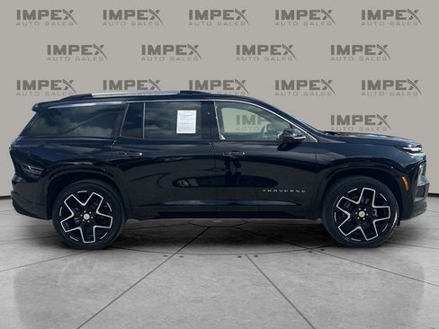Used 2025 Chevrolet Traverse High Country image 6