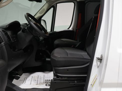 Used 2025 RAM ProMaster 2500 w/ Premium Convenience Group FWD image 11