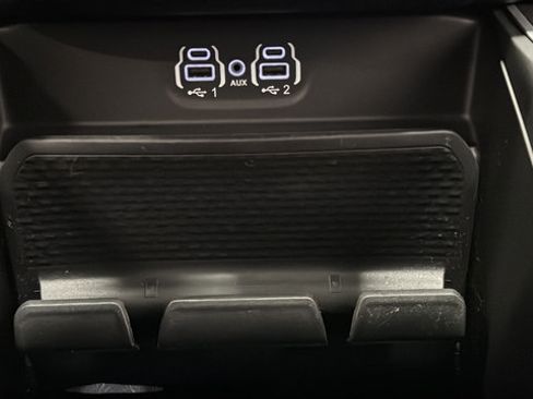 Used 2022 RAM 2500 Big Horn w/ Night Edition AWD/4WD image 45