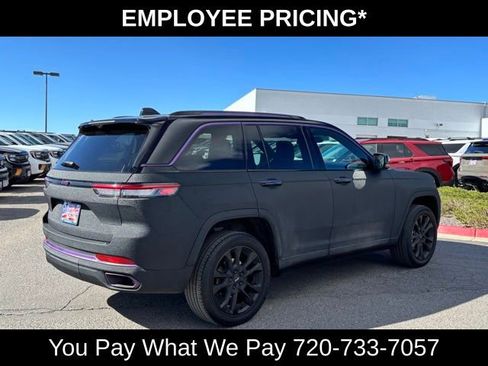 Used 2022 Jeep Grand Cherokee Overland w/ Luxury Tech Group IV AWD/4WD image 6
