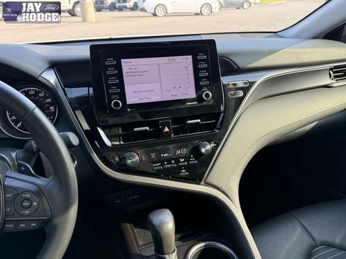 Used 2024 Toyota Camry SE w/ Convenience Package image 20