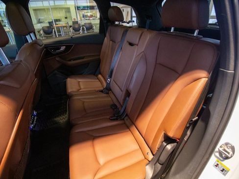 Used 2018 Audi Q7 3.0T Prestige image 17