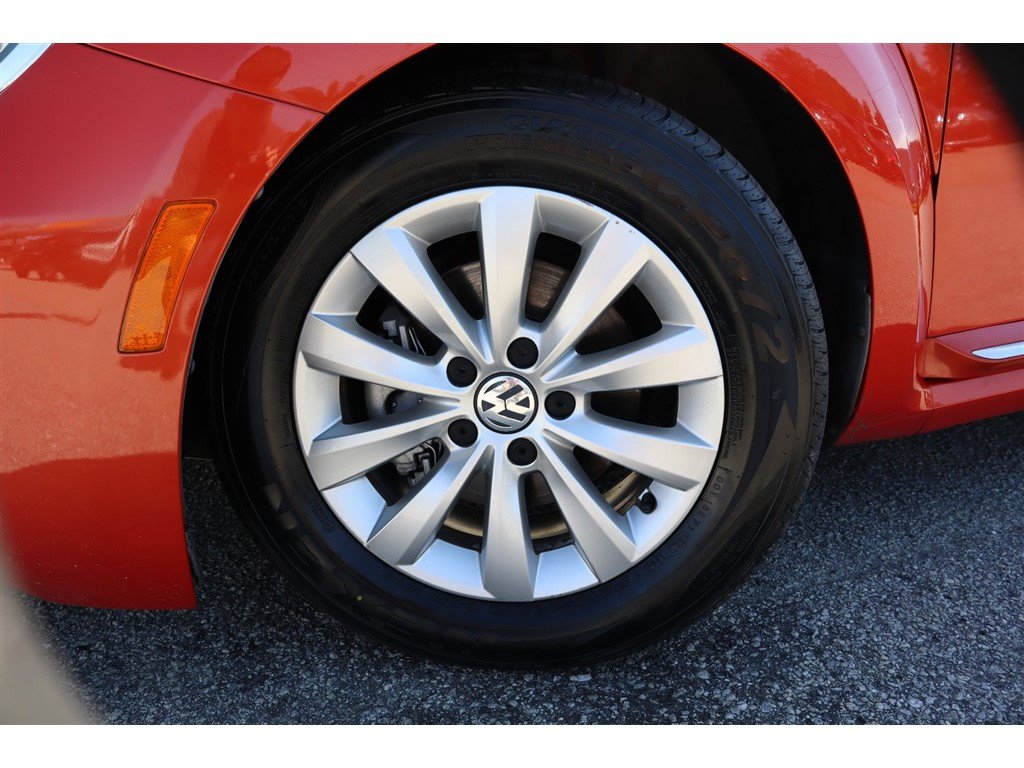 Used 2019 Volkswagen Beetle 2.0T FWD image 11
