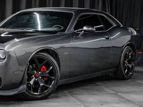 Used 2017 Dodge Challenger R/T RWD image 6