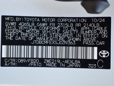 Used 2025 Toyota Corolla LE image 36